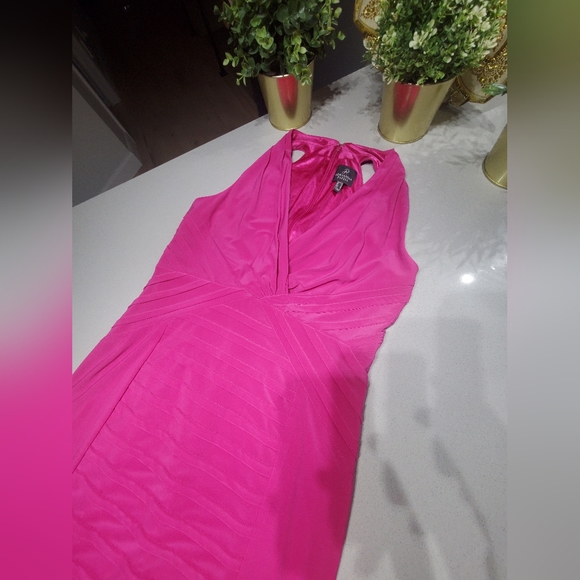 NWOT ADRIANNA PAPELL Sublime robe neuve d'excellente qualité bien doublée - Picture 3 of 8